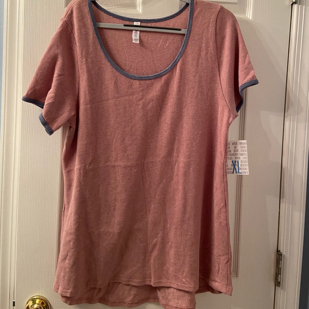 NWT Lularoe Classic T
